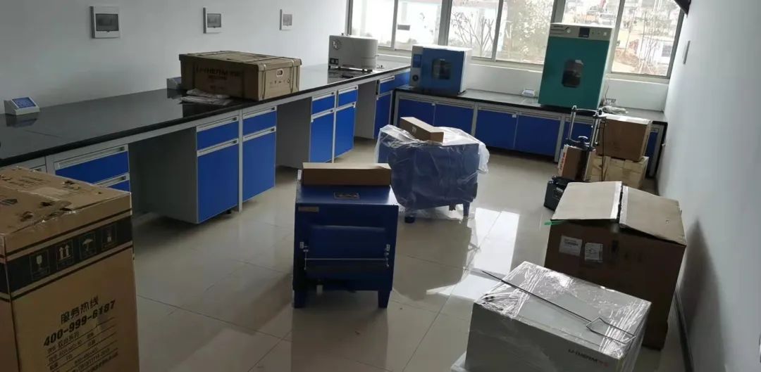 仪器安装调试.jpg 仪器安装调试.jpg